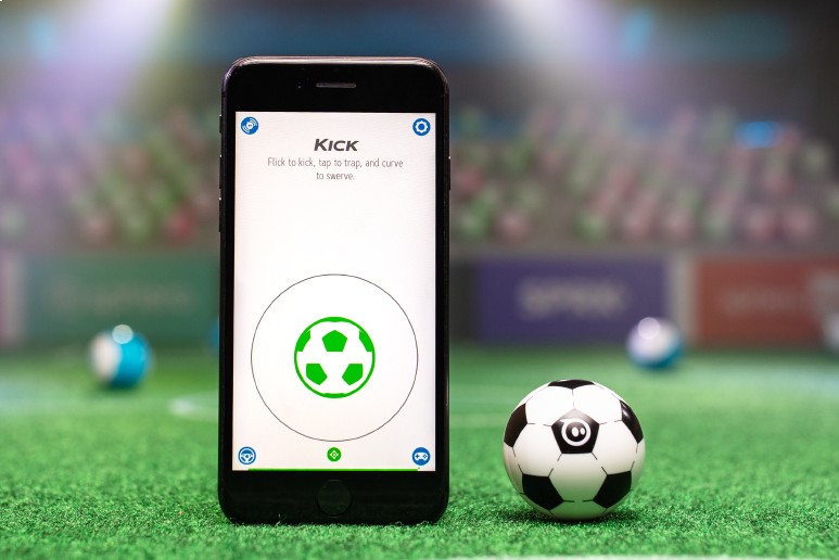 Actionreiche Fahrt mit dem Sphero Mini Soccer